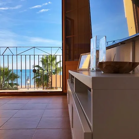 Apartamento Ar27-5 Amplio ático En Primera Línea Del Casco Antiguo *